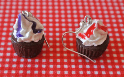 Des cup chantilly fraise ou cassis, en boucles d’oreille