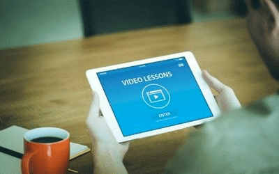 Vendeuse de formations vidéos: jobs pour devenir travailleur indépendant freelance