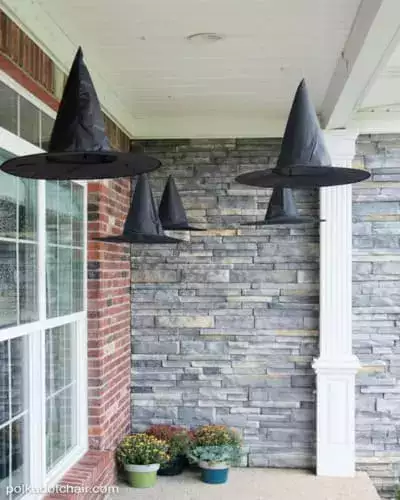décoration Halloween :Chapeaux de sorcière suspendus